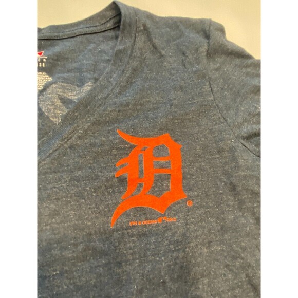Detroit Tigers "Great Catch" Blue V-Neck T-Shirt Women's Size L - Picture 4 of 8